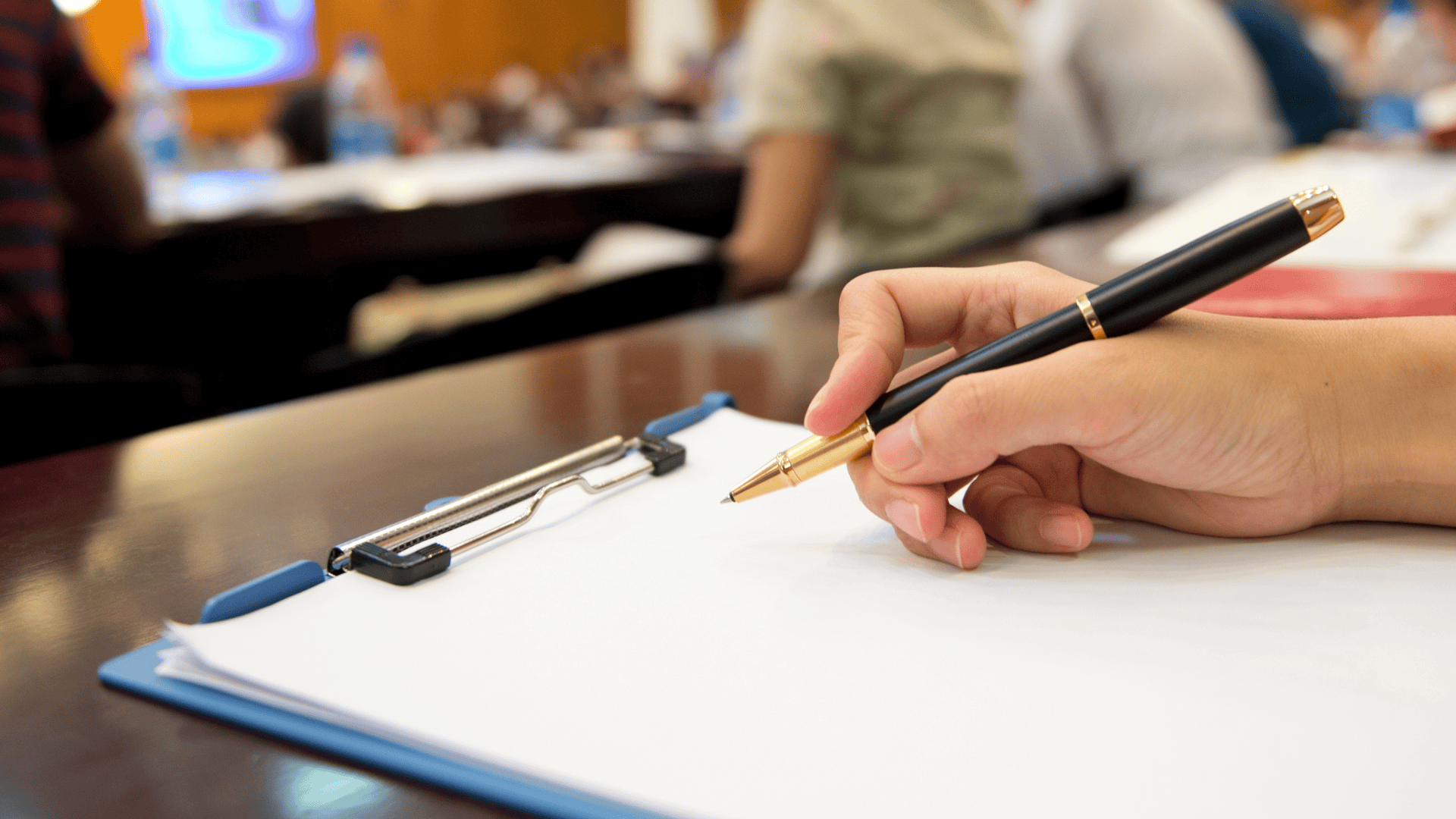 Toma de notas en el servicio de interpretación profesional.