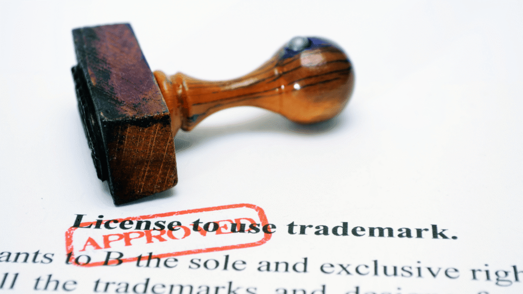 Traducción de una licencia de marca para internacionalizar startups.